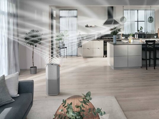 Pure A9 d’Electrolux dans un grand appartement spacieux